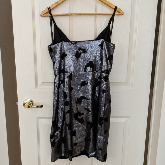 Dynamite sequin dress - Picture 4 of 4